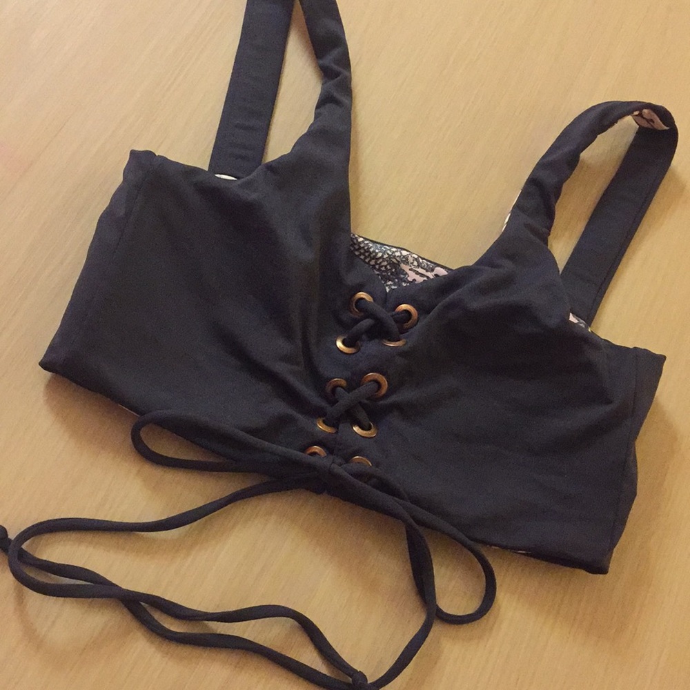 2 Side bikini top